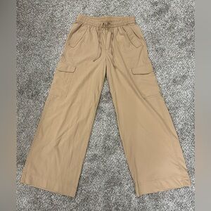 Old navy stretch tech light weight cargo pants
Size: S Color: Tan